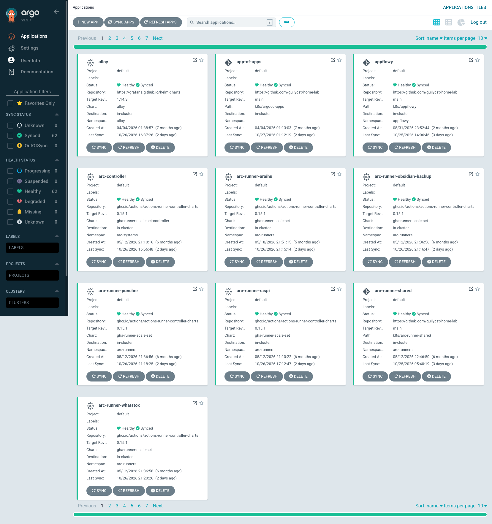 Painel de aplicações do Argo CD com app-of-apps, serviços e runners, mostrando origem da configuração, sincronização e saúde dos recursos.